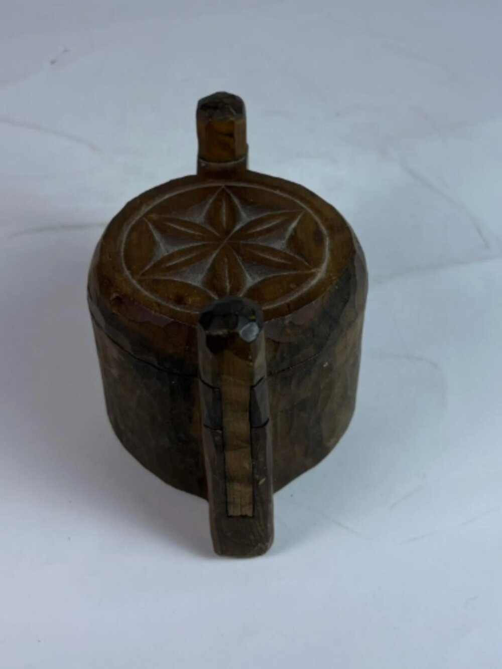Vintage Hand-Carved Wooden Salt Cellar with Sliding Lid – Folk Art Kitchen Stora